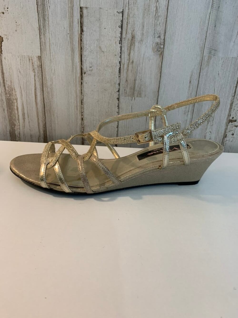 Nina Bibiana Wedge Sandals Womens 7.5 Wide Gold Glitter
